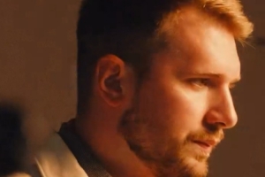 开云APP-东契奇晒个人签名鞋宣传活动Vlog！詹姆斯评论：