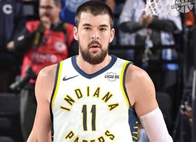 开云在线-祖巴茨快船生涯数据：场均11.4分9.3板1盖帽，一次防守二阵